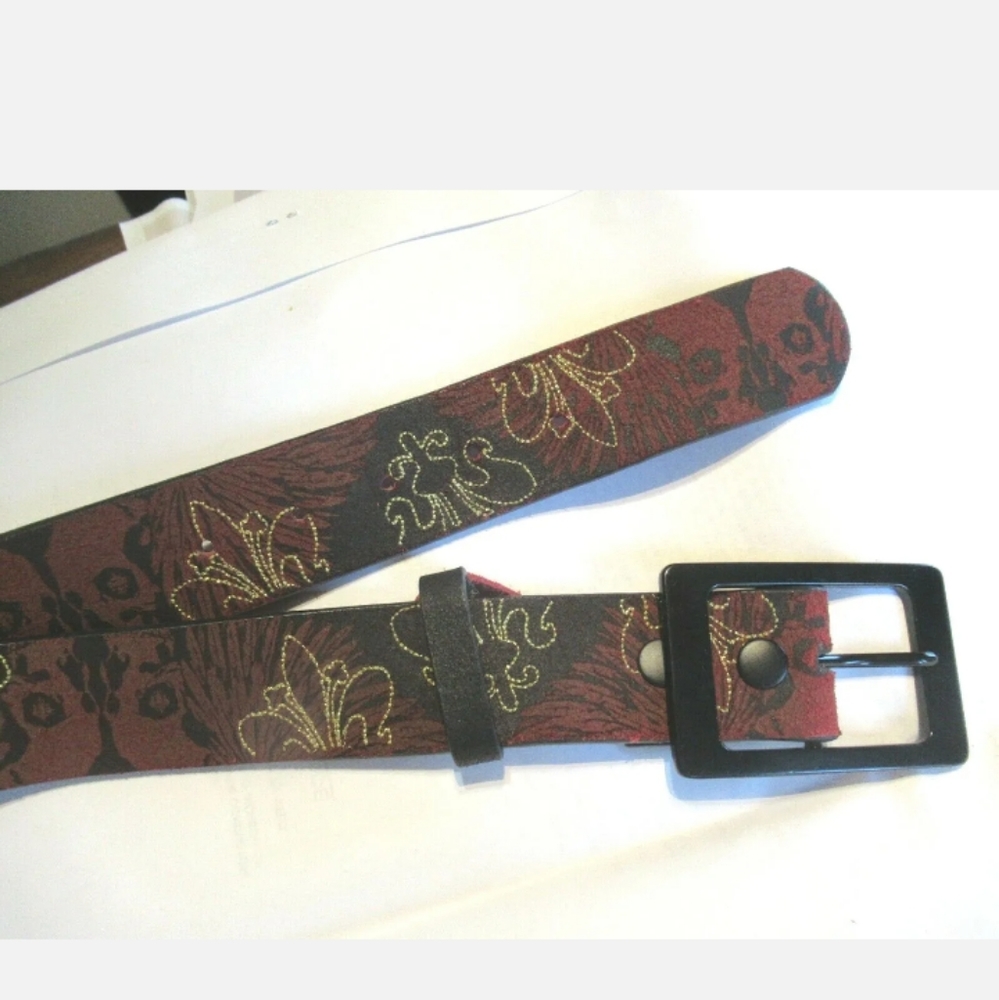 Metro Park men's belt blood red size 40 n